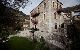 Το Σπίτι της Θεώνης